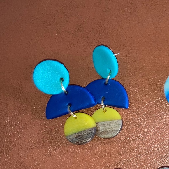 Clay and wood earrings - Picture 1 of 1